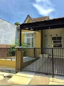 rumah disewakan per tahun dalam cluster di Villa Dago Pamulang