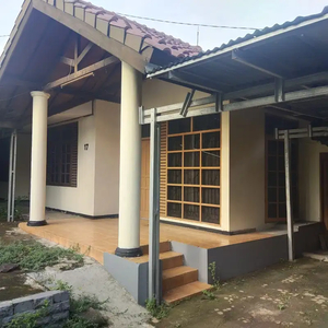 Rumah jalan kesehatan ciputat Tangerang Selatan luas nyaman