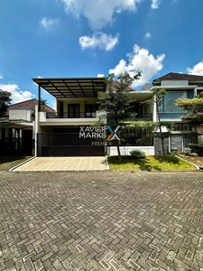 Rumah Mewah with Inner Garden di Taman Golf Araya Malang