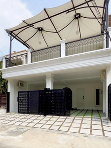 Rumah Pondok Indah Dijual. Furnished, Interior Baru, Jalan Lebar. NEGO