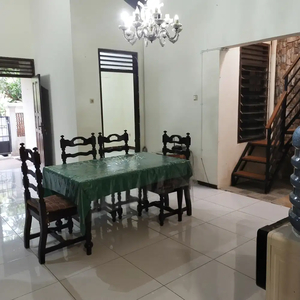 Rumah Sewa Furnished Satu Lantai Dalam Komplek