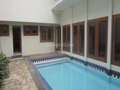 2 Storey House With 5 Bedrooms And Pool In Quite Street Pondok Indah Area pndind190