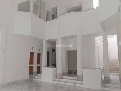 Nice And Spacious House With Easy Access Location At Pondok Indah