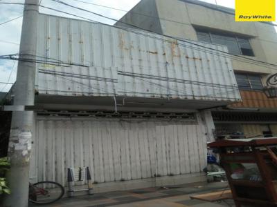 Disewakan Ruko Dengan Lokasi Yang Sangat Strategis Di Jl. Raya Bubutan