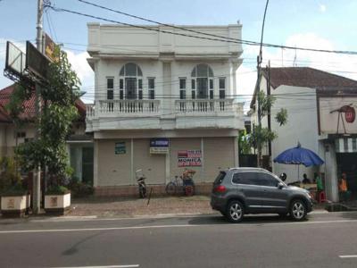 DISEWAKAN SEBUAH RUKO DI JALAN UTAMA - EX. BANK - FULL FURNISH