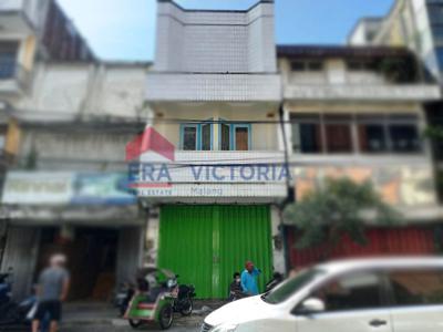 Ruko 3 Lantai di Kompleks Pasar Besar Siap Huni Ramai Pol