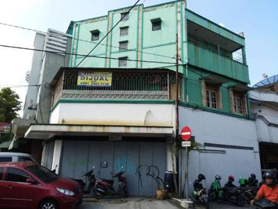 Ruko 3 lantai Jl. Gatot Subroto (Perempatan Sraten) Surakarta