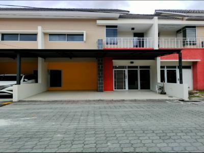 Rumah mewah cantik semi furnish dalam komplek Medan