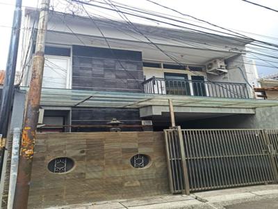 Dijual Rumah di Tomang 2 Lantai Jakarta Barat Lokasi Strategis