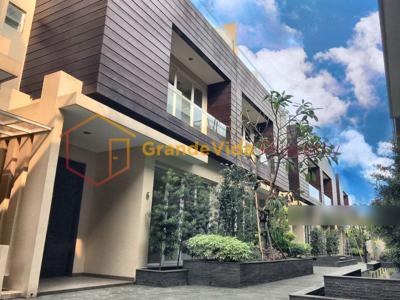 KEMANG – RUMAH DALAM TOWNHOUSE, AREA ELITE, 3 LANTAI + BASEMENT