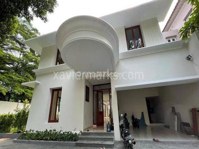 RUMAH MEWAH & MODERN DI KEBAYORAN BARU LOKASI SANGAT STRATEGIS