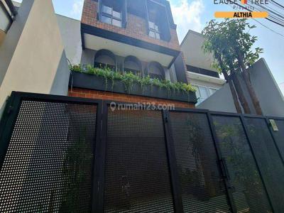 Brand New House Modern Design Lokasi Premium di Pondok Indah