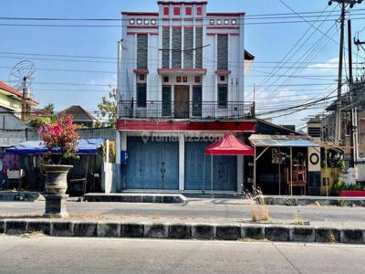 Ruko Tengah Kota Solo
Bonus Rumah Tinggal
Kondisi Siap Pakai
Area Ramai dan Cocok untuk tempat usaha