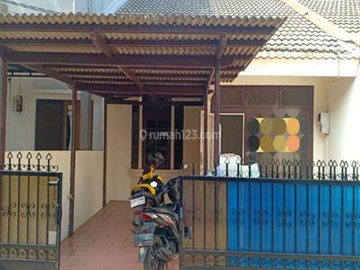 , RUMAH NYAMAN Rumah Sudah Renovasi di Jalan Buaran Raya SHM Selatan