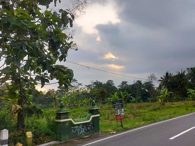 Tanah Tepi Jalan Raya di Jakal Km. 14 Dekat Kampus UII Jogja