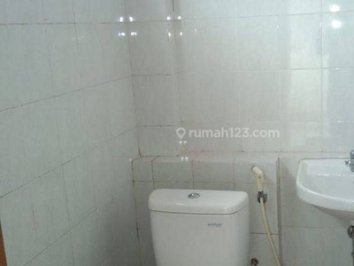 4 unit Ruko 3.5 lantai siap pakai