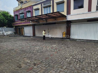 Dijual Tanah Bangunan Dalam Bentuk Ruko di Lokasi Jalan Simatupang Jakarta Selatan