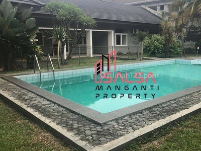 Disewakan Rumah Cantik Furnish Siap Huni Tanah Luas Private Pool Bangunan 1 Lantai Harga Murah Area Kemang Dalam Good Area Expat Dan Pejabat Area Kemang Jakarta Selatan