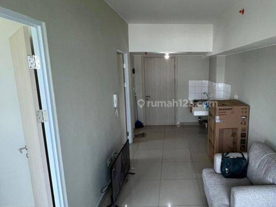 Disewakan Unit 2BR Apartemen Springlake Summarecon Bekasi Tower Baru Furnished Banting Harga!!