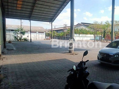 Gudang disewakan Margomulyo permai nol jalan raya