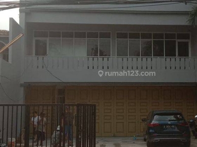 Ruko Besar 3.5 Lantai di Raya Pekayon, Bekasi