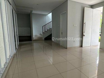 Rumah 2 Lantai Bagus di Jakarta Garden City Cluster Yarra, Jakarta Timur