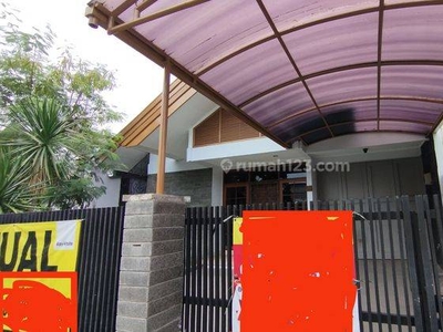 Rumah Bagus di Jalan Dewa Warman Kota Bandung Selatan Siap Huni