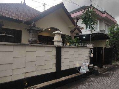 Rumah Bagus di Jl Tk Irawadi, Denpasar One Gate System