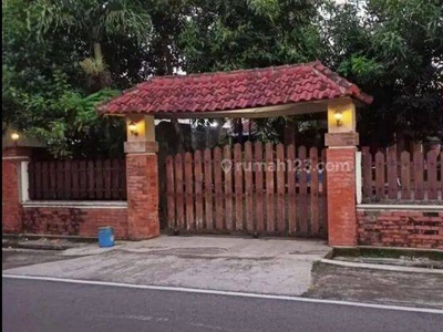 Rumah besar strategis di solo kota cocok untuk kqntor atau hunian