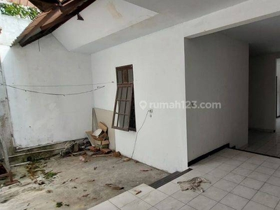 Rumah Disewa Minimalis Siap Huni Cantik di Taman Kopo Indah 1