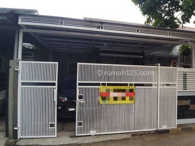 Rumah Luas Strategis di Griya Rajawali, Tangerang Selatan Siap KPR J15726