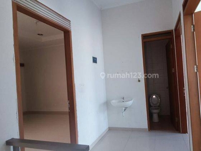 Rumah Minimalis 2 Lantai di Mekar Wangi