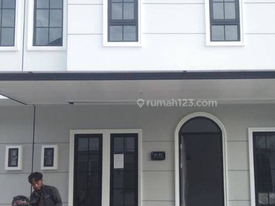 RUMAH TINGGAL FULLYFURNISHED STYLE MODERN DI DAERAH LAKARSANTRI