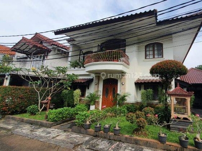 Townhouse 3 Lantai Siap Huni di Pejaten Jakarta Selatan