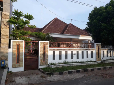 Dijual Rumah Asri Terawat di Daerah Jalan Gunung - Gunung Kota Malang