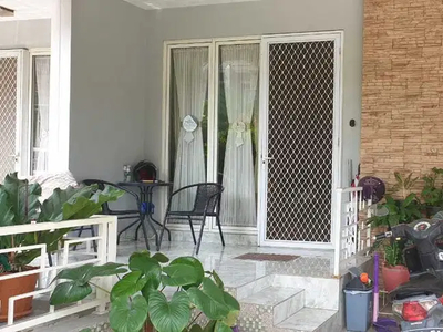 Dijual rumah bagus 2lantai di Harapan Indah Cluster Vasana Bekasi