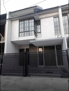 Dijual Rumah Baru Strategis di Mojoklanggru Kidul Surabaya Pusat