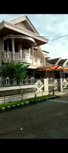 Dijual Rumah di jalan Tenggilis Barat Surabaya