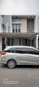 Dijual rumah full renovasi di Jakarta Garden City Cluster Yarra