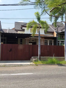 Disewakan rumah rapih di cluster Aralia, Harapan Indah, Bekasi