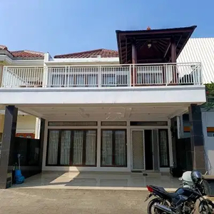 Rumah Cantik di Jalan Pelangi Hijau, Kelapa Gading Jakarta Utara