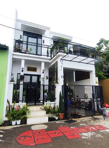 Rumah Cantik Dijual 2 Lantai Dekat BSD Pamulang