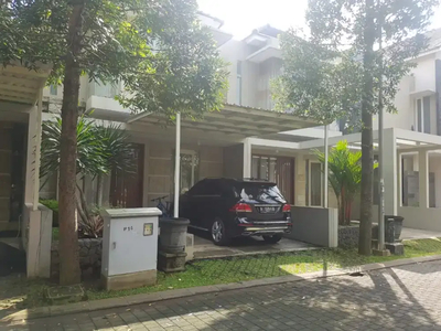 Rumah di Riverside Malang