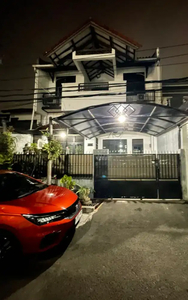Rumah dijual di Taman Asri Cipadu Tangerang 2 Lantai Siap Huni