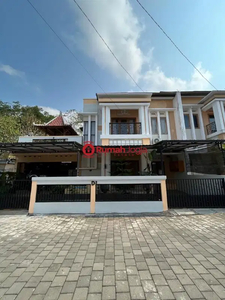 Rumah dua lantai diperumahan dekat Budi mulia Tajem yogyakarta