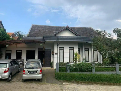 Rumah Lama Siap Huni di Setiabudi Regency