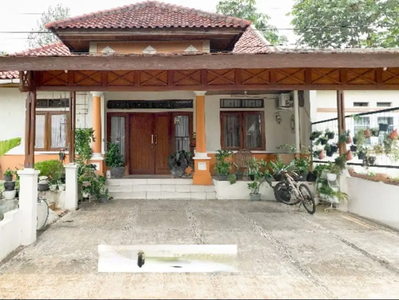 Rumah Luas Siap Huni dekat Stasiun Cilebut Siap KPR Harga Nego J-19015