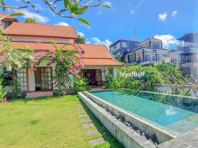 Villa, Villa Klasik Menakjubkan di Benoa, Bali