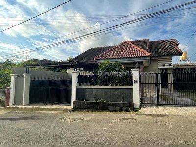 Disewakan Rumah Semi Furnished Area Wayhitam Demang Lebar Daun Palembang