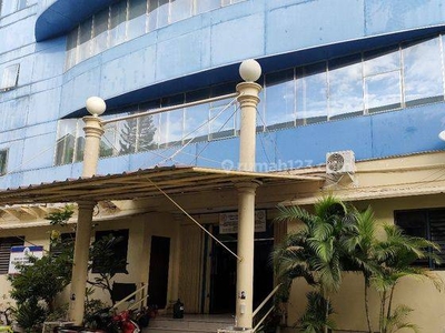 Gedung Luas 3 Lantai Daerah Kelapa Gading, Jakarta Utara